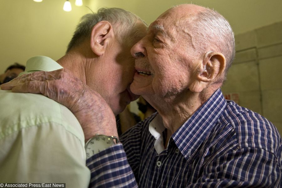 Przeżył Holokaust i myślał, że został sam. Jako 102-latek poznał bratanka