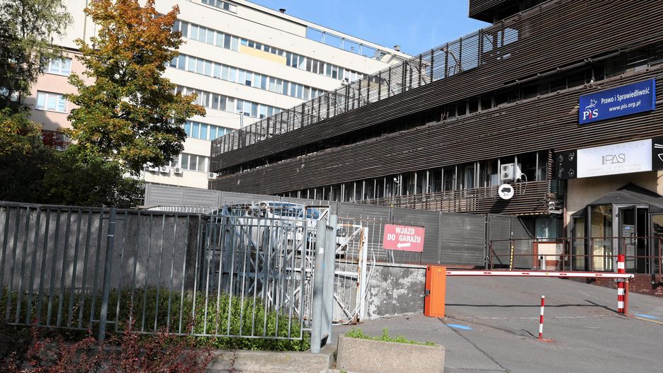 Na posiedzeniu Sejmu w sprawie zmian w  ordynacji wyborczej brakuje najważniejszych polityków PiS