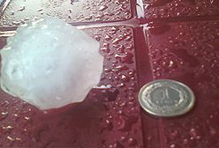 Grad wielkości jajek