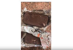 Larwy w cukierkach w Biedronce. Znana sieć zapewnia: to jednorazowy przypadek