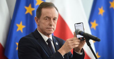 Tomasz Grodzki odpiera zarzuty. Na konferencji odtworzył nagranie