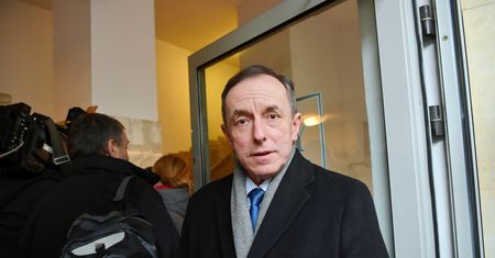 Tomasz Grodzki przeprasza za powiedzenie nieprawdy w Senacie. W tle spór ze Stanisławem Karczewskim o mycie rąk