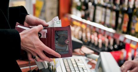 Pensje Polaków rosną. Podwyżki zostaną zjedzone przez ceny
