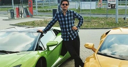 Kuba Wojewódzki pokazał swój garaż. A w nim 4 luksusowe samochody. "Ojciec Tadeusz może pozazdrościć"
