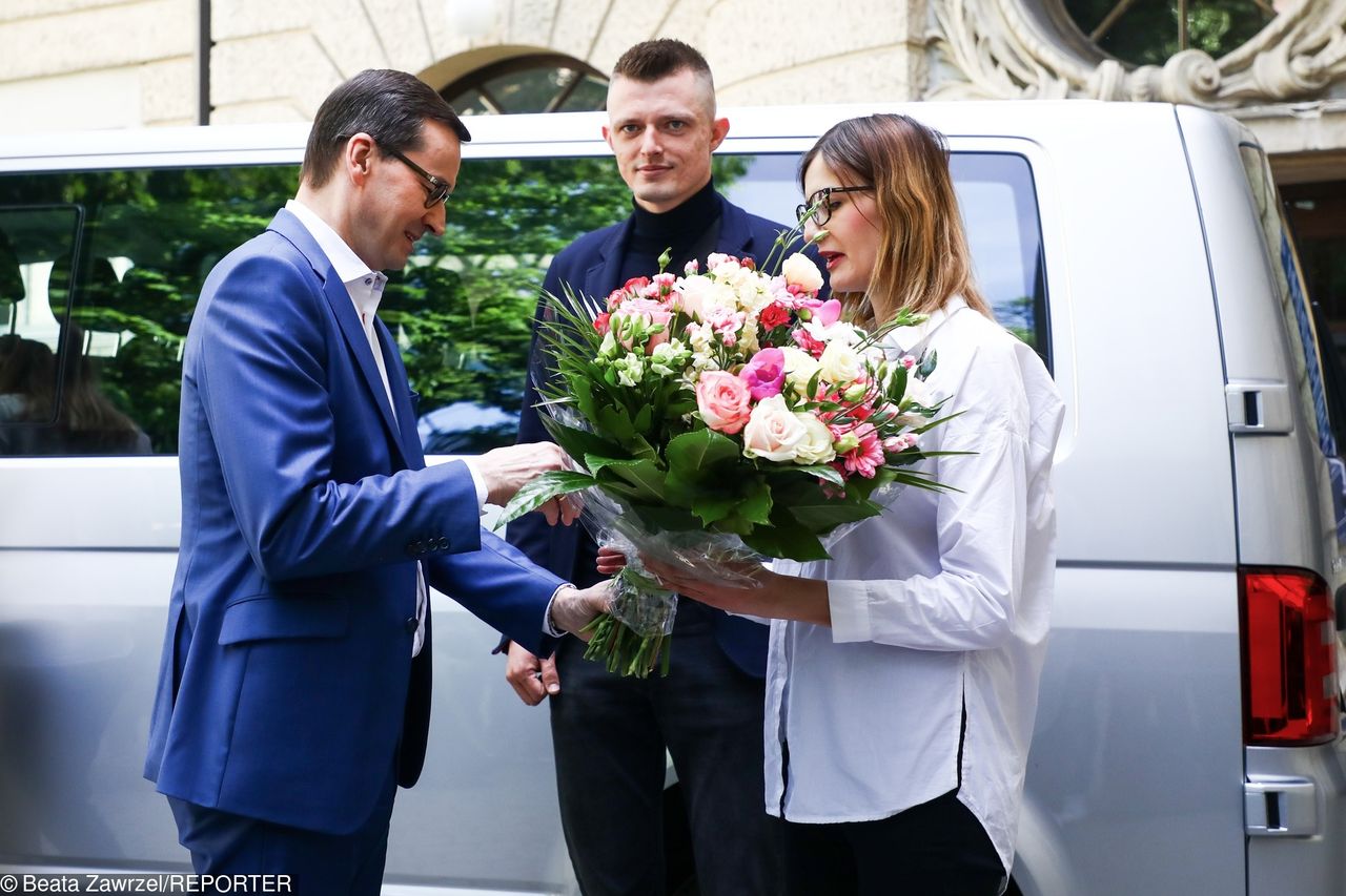 Samochód od premiera to nie wszystko. Sześcioraczki otrzymają też pieniądze od samorządu