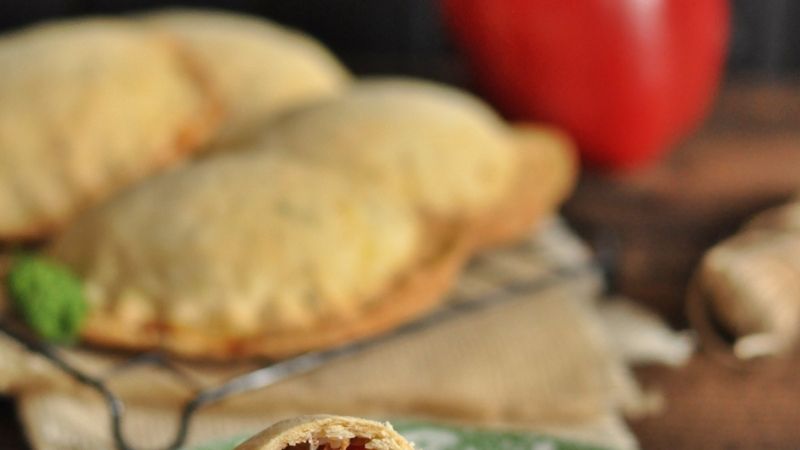 Pieczone pierożki z kaszą gryczaną, fetą i papryką. Będzie pysznie
