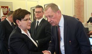 "To trudna odpowiedź, kim jest córka leśnika i co było w kopercie". Polacy muszą poczekać