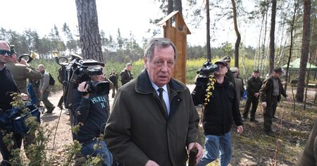 Jan Szyszko: Sadzimy tysiąc drzew na minutę. Jesteśmy w czołówce