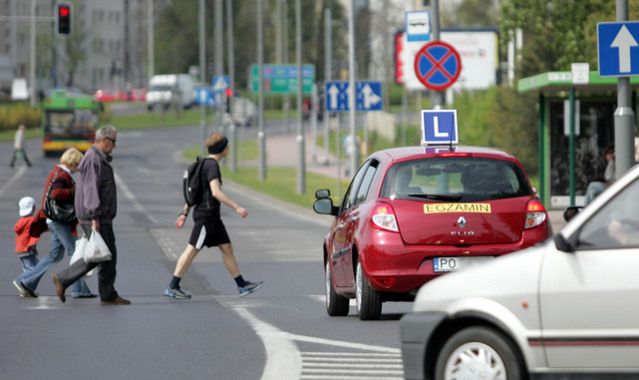 Wypadek w trakcie nauki jazdy: kto odpowiada?