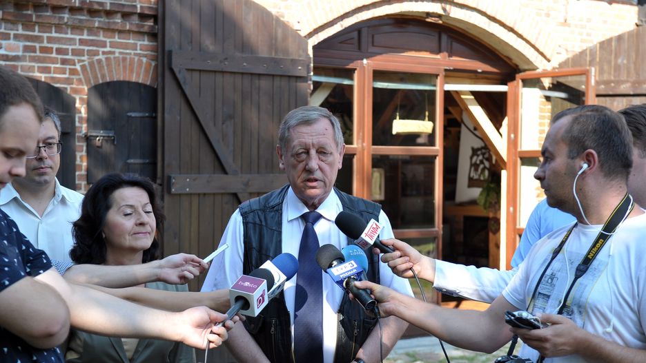 Jan Szyszko nie chce zdradzić od kogo dostał skórę rysia