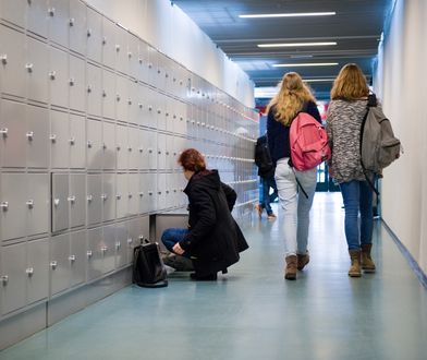 Wrocław. Zaskakujące skutki reformy edukacji. Jedna pieczątka na dwa sekretariaty