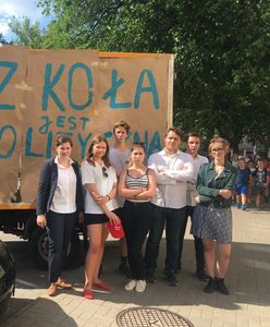 "Szkoła jest apolityczna". Licealiści nie chcą wozu organizacji antyaborcyjnych przed szkołą