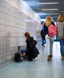 Wrocław. Zaskakujące skutki reformy edukacji. Jedna pieczątka na dwa sekretariaty