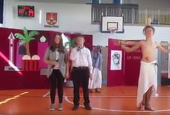 "Pewne granice zostały przekroczone!". Szkolne przedstawienie oburzyło internautów
