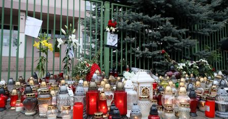 Warszawa Wawer. Biegli rozpoczęli badania trójki nieletnich zatrzymanych w związku z zabójstwem w szkole