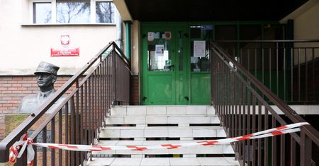 Koronawirus w Polsce. Szkoły mogą być zamknięte dłużej. Informacja ministra edukacji