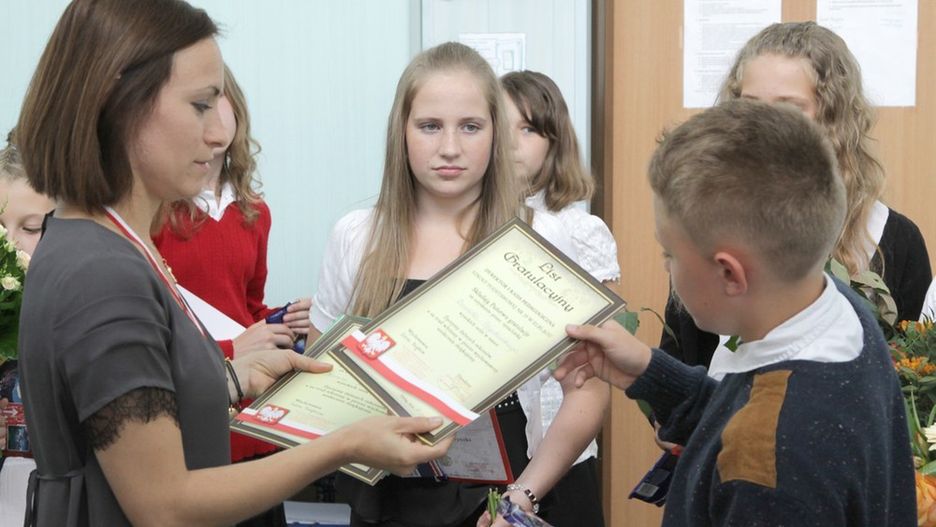 Zakończenie roku szkolnego to czas na podziękowanie nauczycielom za pracę.