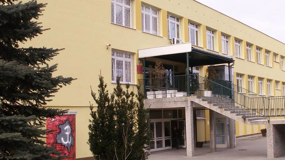 Ewakuacja szkoły na Bemowie w Warszawie