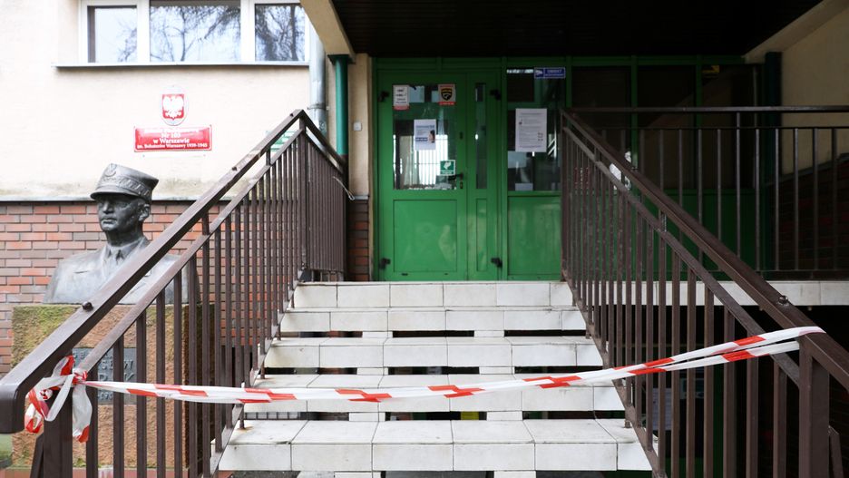 Koronawirus w Polsce. Szkoły mogą być zamknięte dłużej