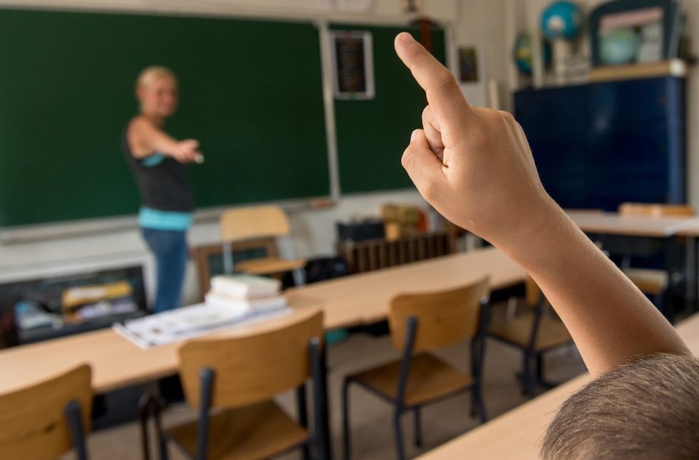 "Mój nauczyciel jest gejem". Sprawdziliśmy, czy Polacy chcieliby to usłyszeć od dzieci