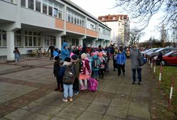 Kołobrzeg: Ewakuacja szkoły. Robotnicy znaleźli pocisk moździerzowy