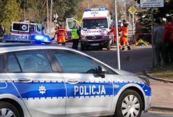 Pruszków. Karetka śmiertelnie potrąciła dziecko na przejściu. Mieszkańcy prosili o światła