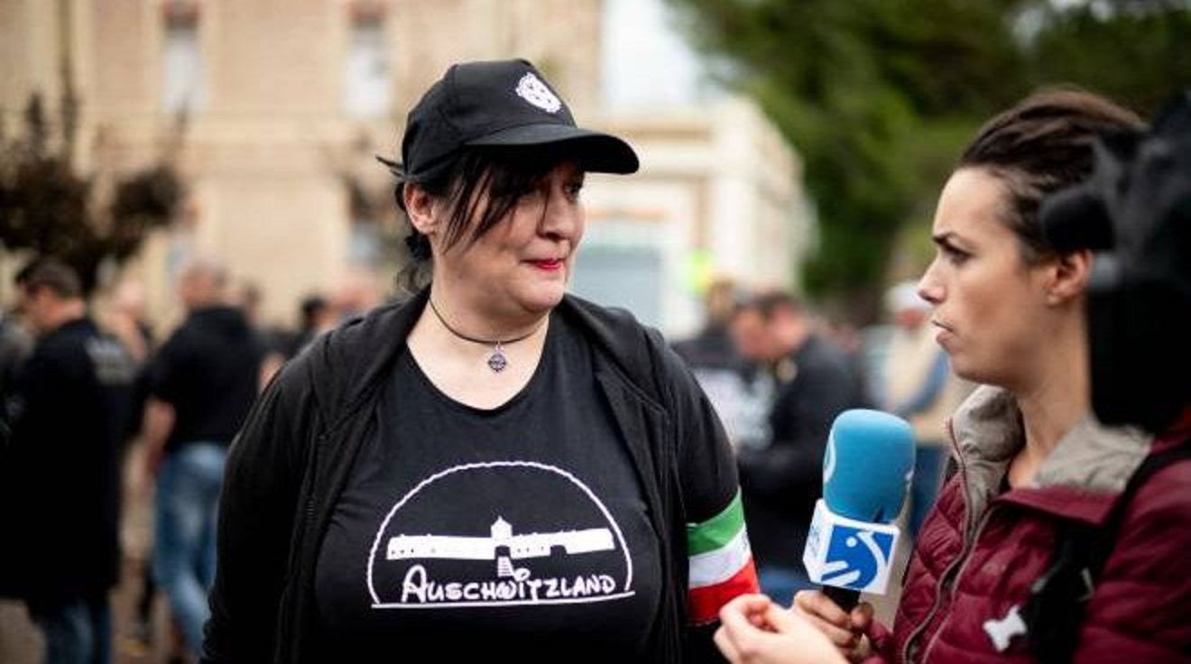 Koszulka "Auschwitzland" wywołała skandal we Włoszech. "To tylko czarny humor"
