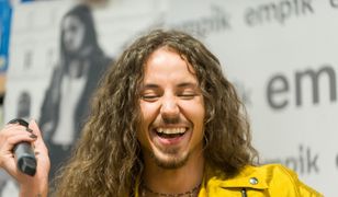 Michał Szpak zrezygnował z koncertu. Nie chce występować na scenie z zespołami disco polo?