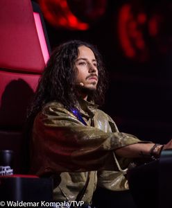 "The Voice of Poland": Michał Szpak do swojej przyjaciółki: "Zaraz wykopię cię z tej sceny!"