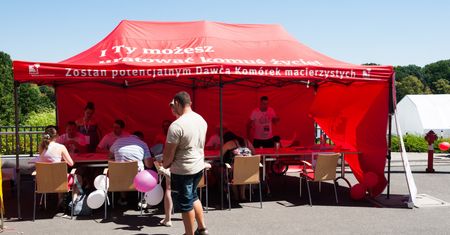 Oddały szpik. Nastolatki uratowały życie Włoszce i Szwedce