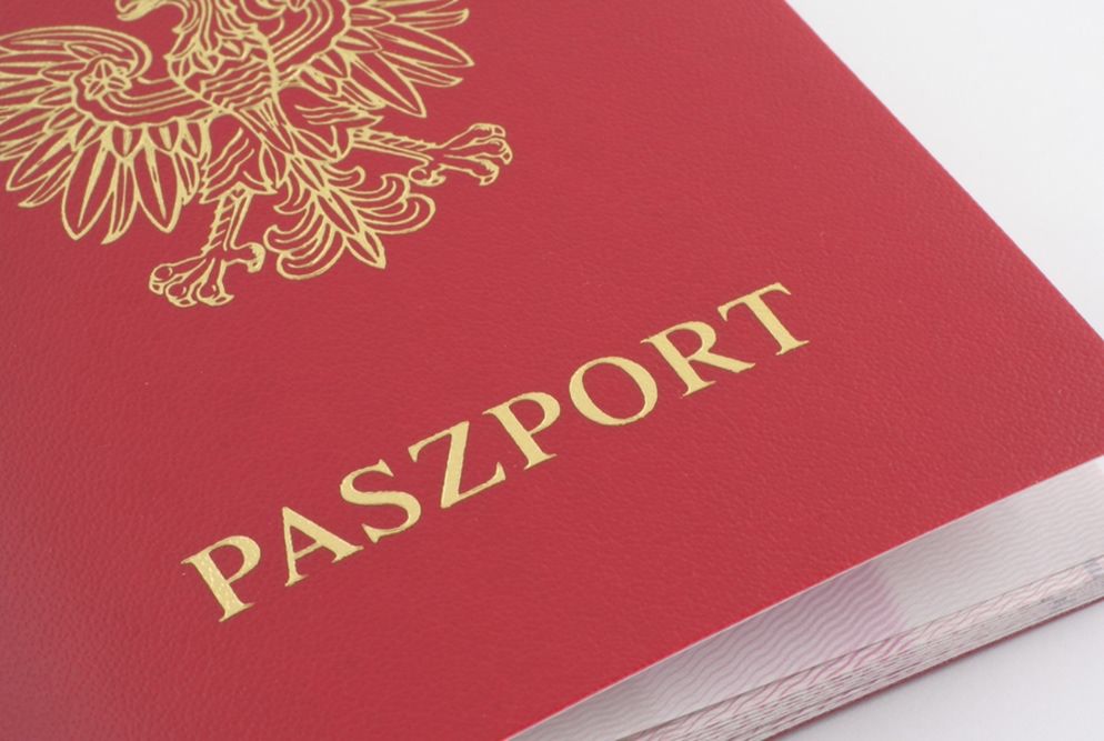 Znaleźli paszport kibica z Gliwic. Narysowali w nim penisy
