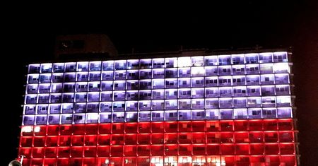 100. rocznica odzyskania niepodległości przez Polskę. Biało-czerwone iluminacje m.in. w Kuwejcie, Izraelu i Kalifornii