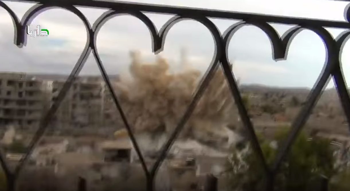 Szokujące nagranie z Syrii. Bombardowanie widziane z balkonu