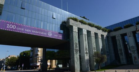 Kandydował do Sądu Najwyższego. Został odwołany ze stanowiska