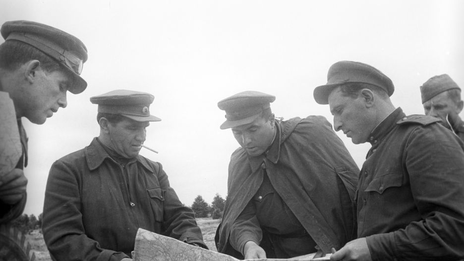 Dowódcy Armii Czerwonej czekali na lewym brzegu Wisły rozstrzygnięcie powstania warszawskiego