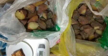Naloty na wielkie centrum handlowe. 23-latek wpadł z towarem wartym ponad 600 tys. zł, a później się pogrążył