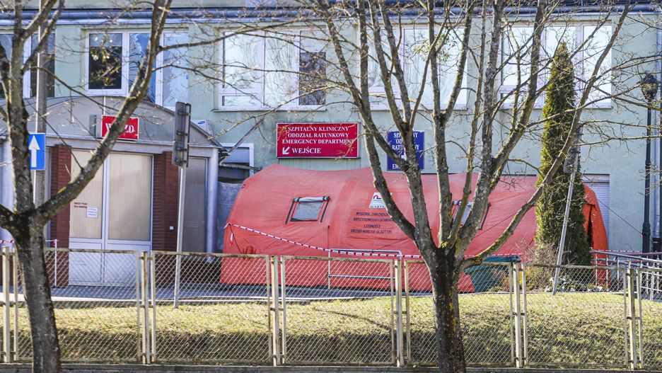 Koronawirus w Polsce. Lekarka ze szpitala w Olsztynie zakażona. Sprawę wyjaśniają śledczy