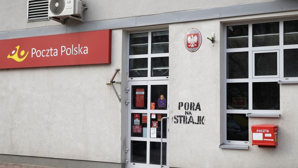 Pracownicy Poczty Polskiej chcą dodatku do wynagrodzenia w wysokości 500 zł