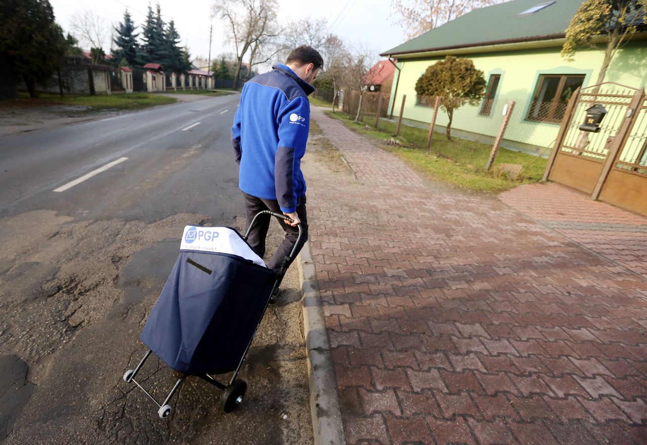 Listonosz znalazł prosty sposób na oszukiwanie. Ukradł z kont klientów banków 10 tys. zł