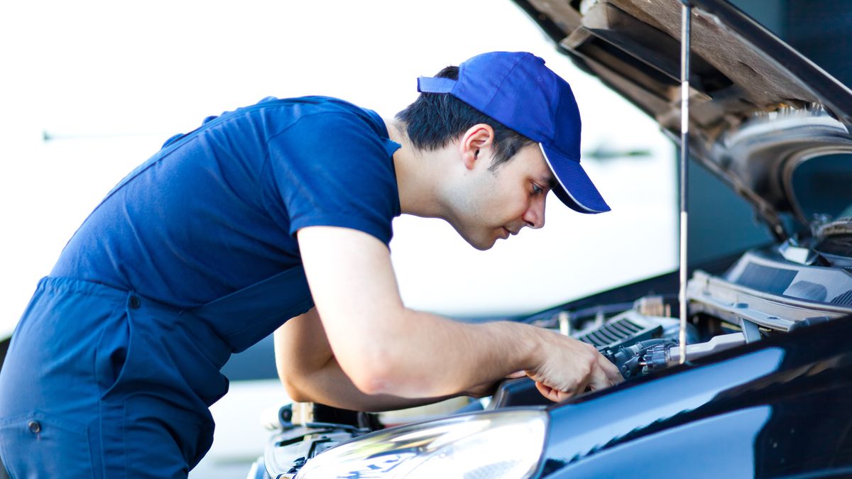 Wyższe wynagrodzenie dla uczniów zawodówek "to kolejny krok w odbudowie prestiżu kształcenia zawodowego" - mówi minister pracy