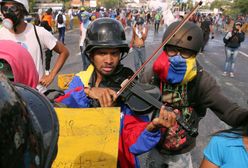 Skrzypek nie zagra już na demonstracji w Wenezueli. Władze stłumiły protesty i jego muzykę