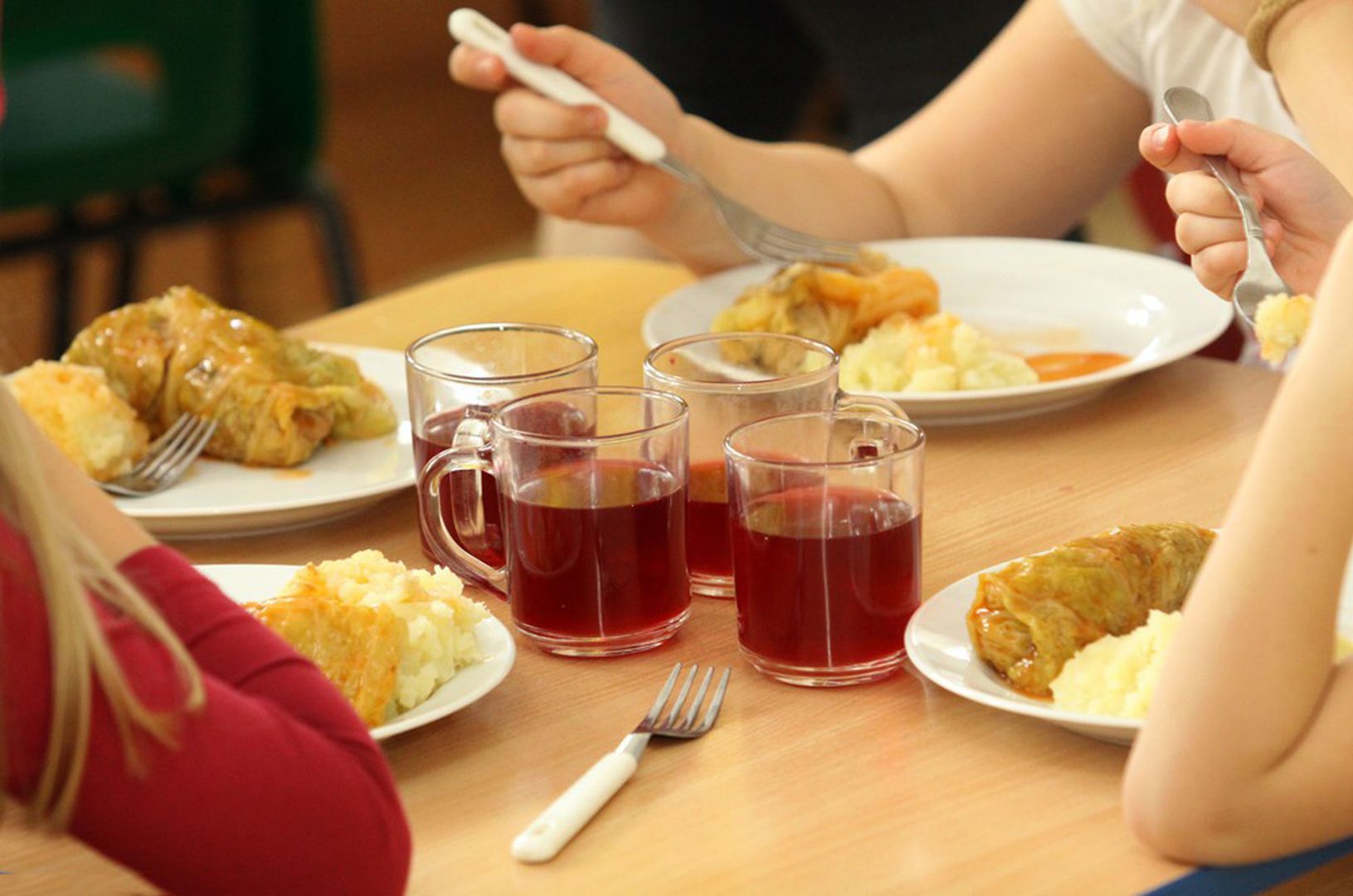 Segregacja na stołówce. Dzieci w Gryficach są gorszego sortu?