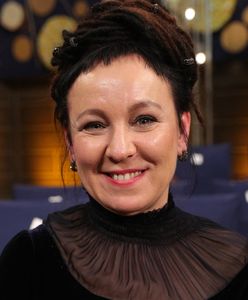 Olga Tokarczuk oddała replikę medalu noblowskiego na WOŚP Jerzego Owsiaka