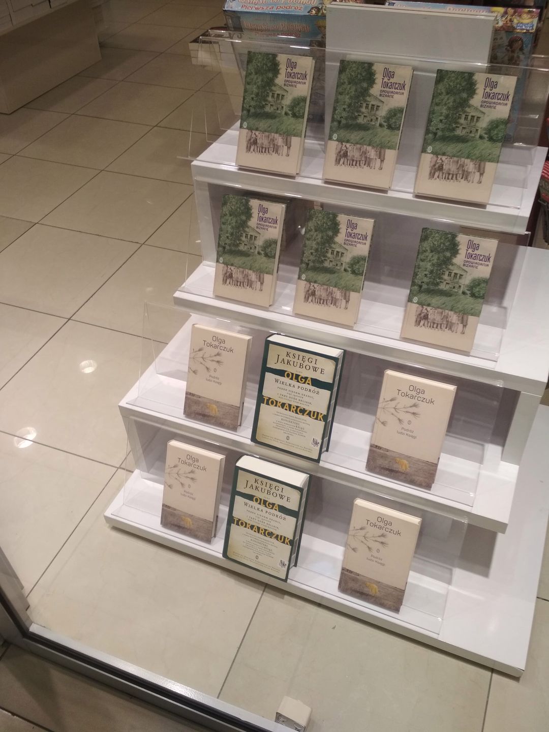 Główna wystawa w jednej z gdańskich księgarni. 