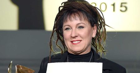 Olga Tokarczuk odbierze Nobla w zjawiskowej kreacji! Wiemy, kto ją ubierze