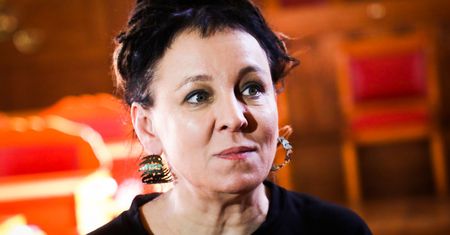 Olga Tokarczuk usiądzie obok króla Szwecji. Peter Handke na końcu stołu