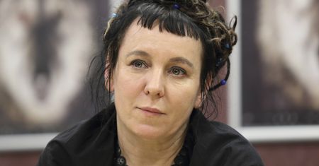 Nobel dla Olgi Tokarczuk. Pisarka jest już szóstym noblistą, który studiował na UW