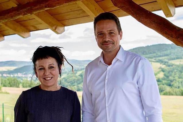 Olga Tokarczuk i Rafał Trzaskowski