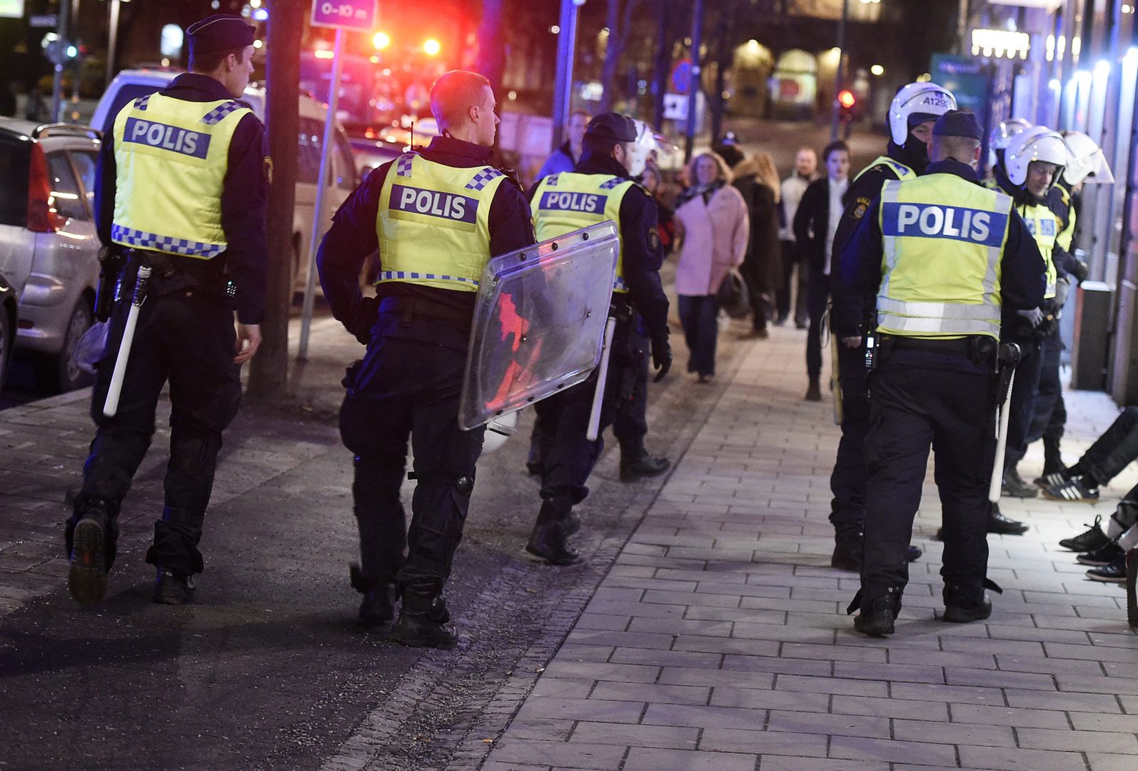 Polacy z siekierami aresztowani w Szwecji. Chcieli pobić uchodźców?