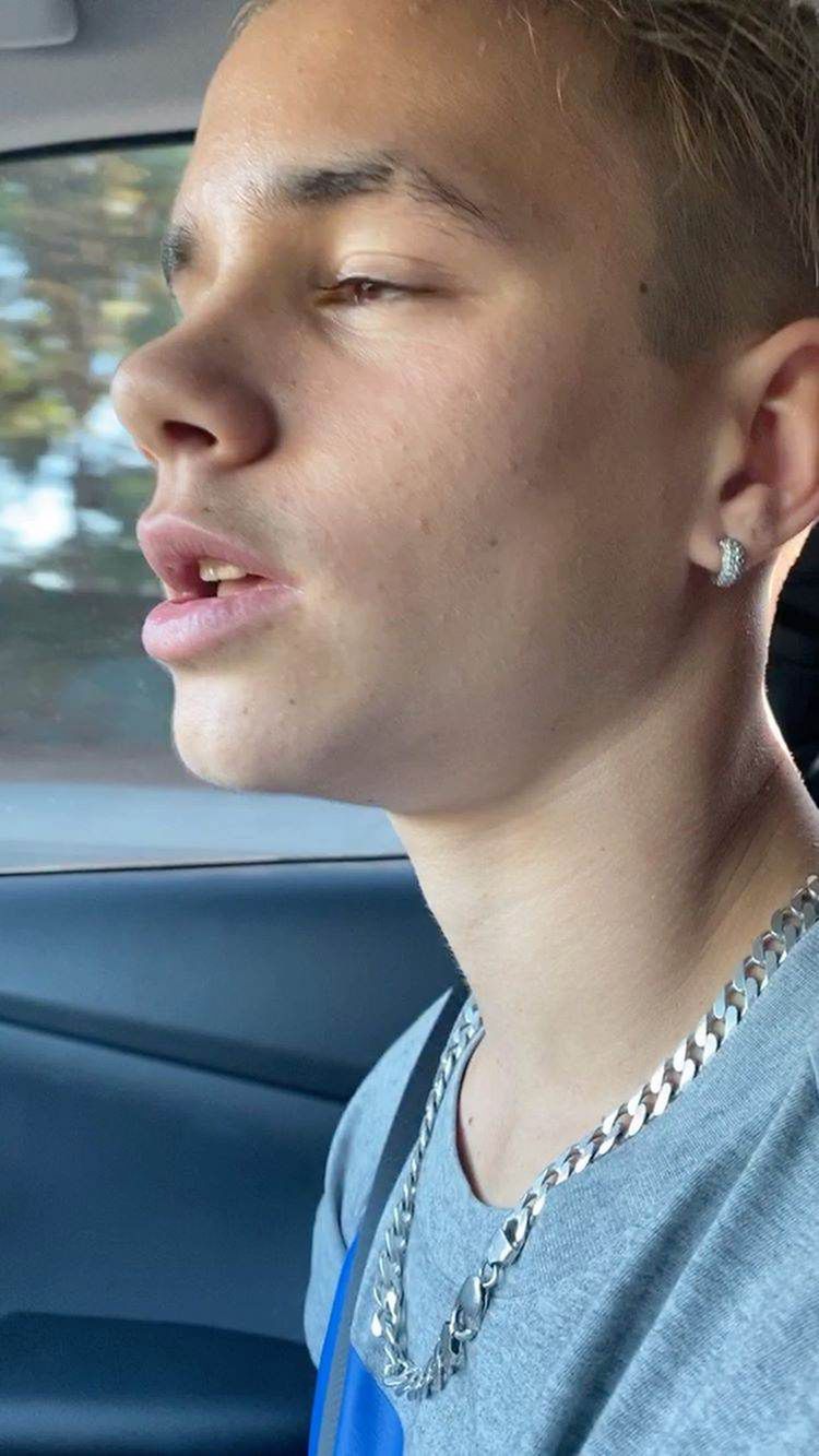 Romeo Beckham zmienił fryzurę